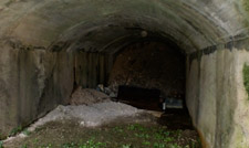 片名「震洋」特攻基地跡
