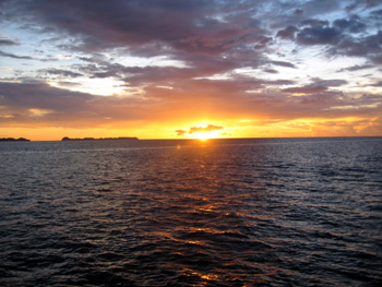 写真 海に沈む夕日